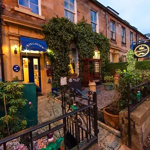 The Kingsview Townhouse - Boutique Hostel
