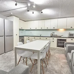 Destiny Student - Meadow Court Apartamento